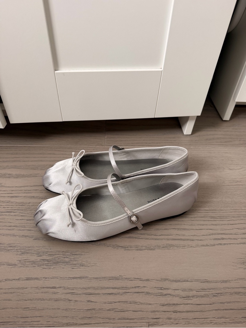 Charles & Keith Pale Silver Mary Jane Ballet Flats with Bow - Picture 2 of 7